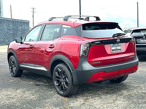 New 2026 Nissan Kicks SR AWD/4WD image 6