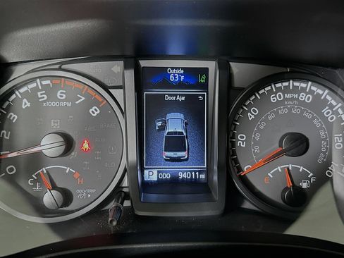 Used 2021 Toyota Tacoma SR w/ SR Convenience Package image 19