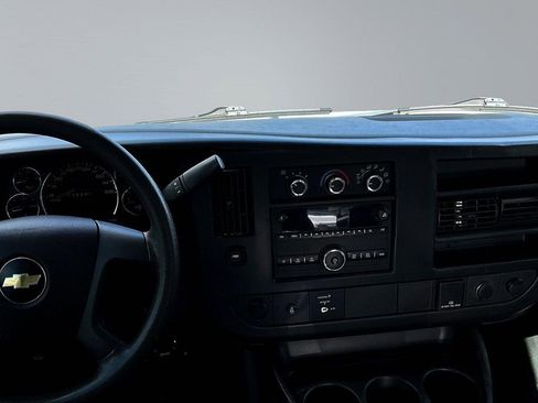 Used 2017 Chevrolet Express 2500 RWD image 11