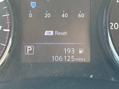Used 2018 Nissan Rogue SV FWD image 24