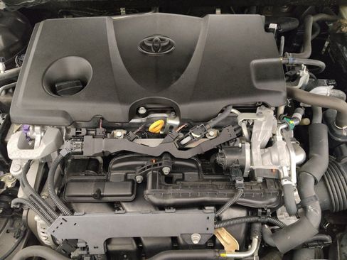 Used 2018 Toyota Camry LE FWD image 30
