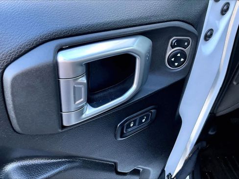 Used 2020 Jeep Wrangler Unlimited Sport S image 31