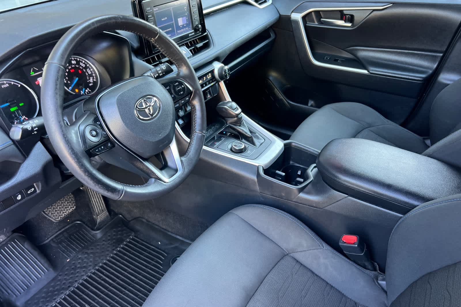 Used 2022 Toyota RAV4 SE w/ Convenience Package AWD/4WD image 11