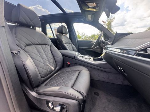 Used 2026 BMW X5 xDrive40i w/ Climate Comfort Package image 23