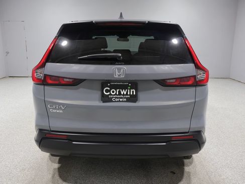 Used 2023 Honda CR-V EX image 3