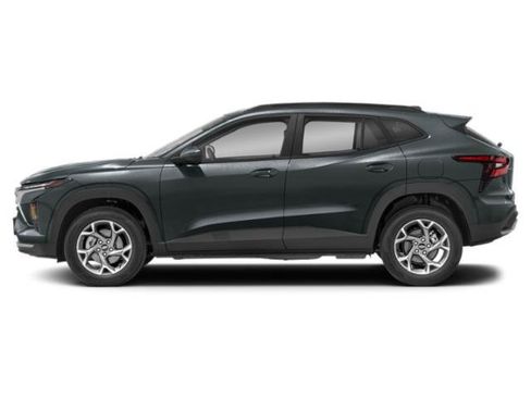 Used 2026 Chevrolet Trax LT FWD image 3