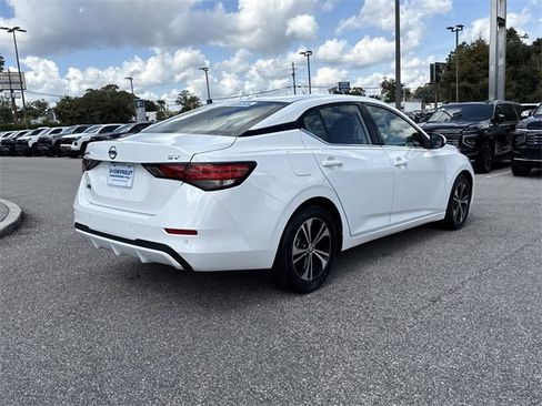 Used 2022 Nissan Sentra SV image 2