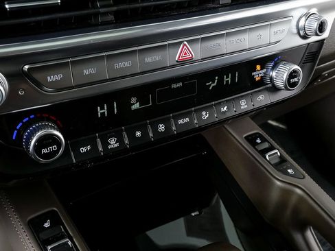 Used 2022 Kia Telluride SX w/ Nightfall Edition Package image 17