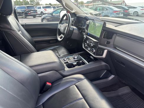 Used 2022 Ford Expedition Max XLT image 20