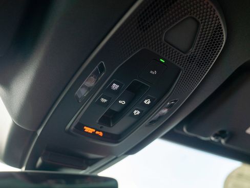 Certified 2025 Porsche Cayenne E-Hybrid AWD/4WD image 22