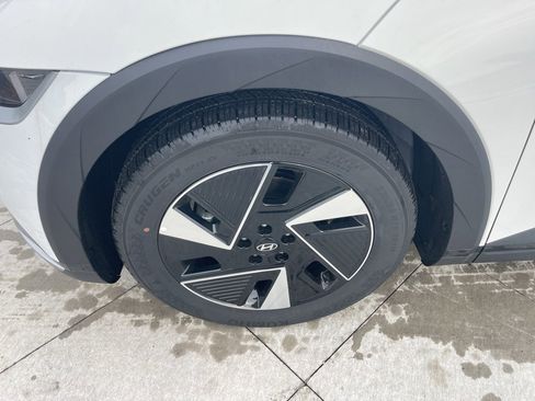 New 2026 Hyundai Ioniq 5 SEL image 8