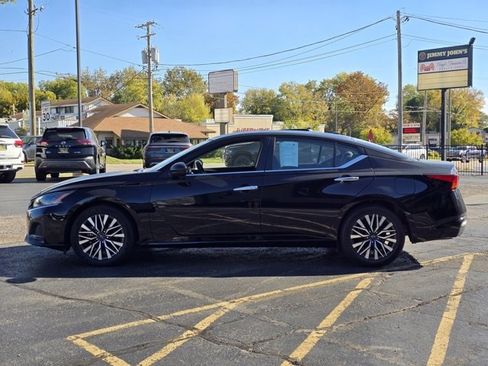 Used 2024 Nissan Altima 2.5 SV image 4