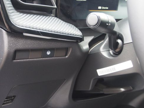 Used 2025 Nissan Kicks SR AWD/4WD image 21