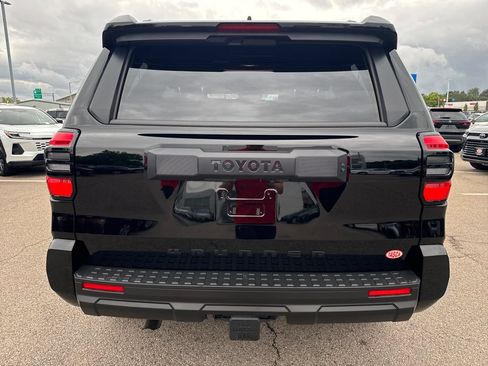 Used 2026 Toyota 4Runner SR5 AWD/4WD image 6