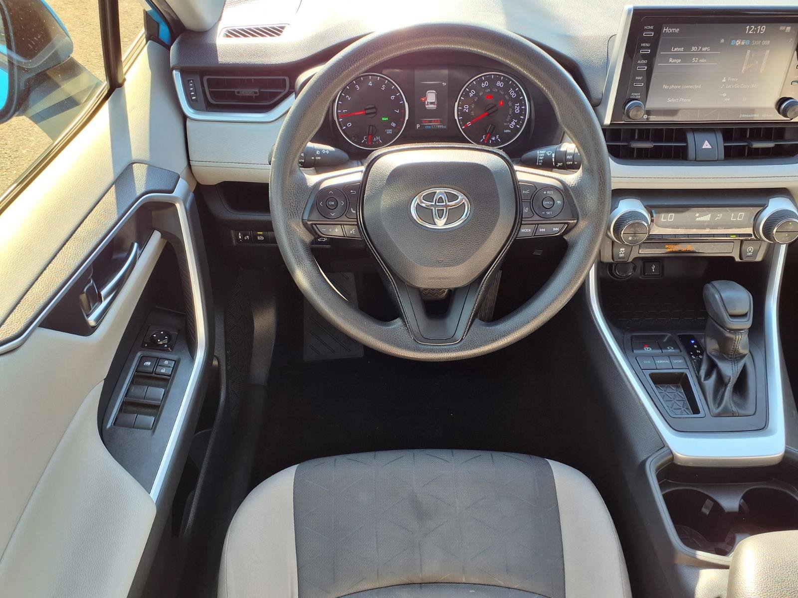 Used 2020 Toyota RAV4 XLE w/ Convenience Package FWD image 13