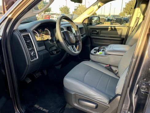Used 2018 RAM 1500 Express image 12