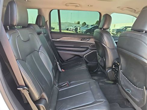 Used 2022 Jeep Grand Cherokee L Limited w/ Black Appearance Package RWD image 18