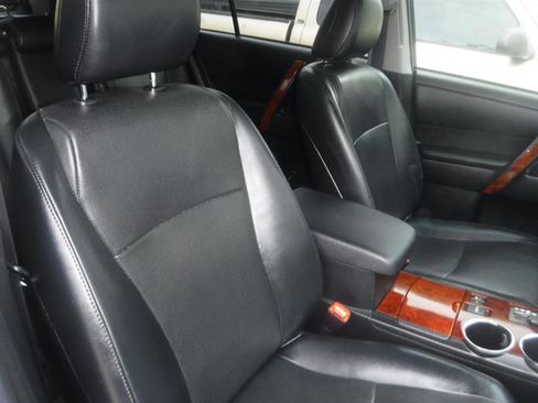 Used 2013 Toyota Highlander Limited image 25