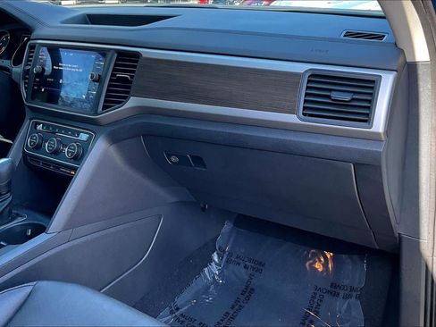 Used 2020 Volkswagen Atlas SE w/ Panoramic Sunroof Package image 19