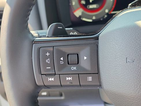 Used 2025 Nissan Rogue SL w/ Tech Package AWD/4WD image 17