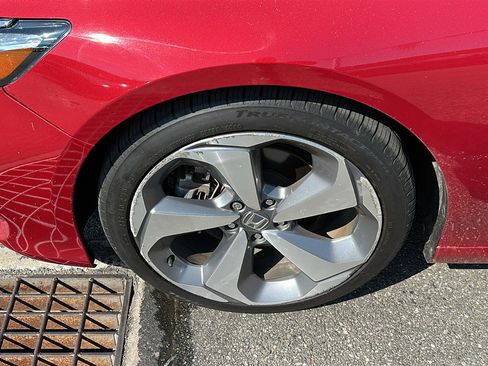 Used 2020 Honda Accord Touring image 9