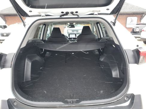 Used 2023 Toyota RAV4 XLE image 8