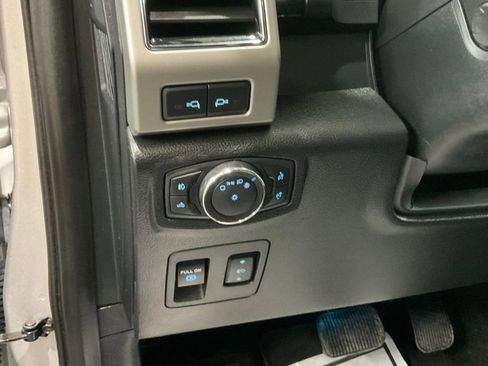 Used 2019 Ford F150 Lariat w/ Equipment Group 502A Luxury RWD image 8
