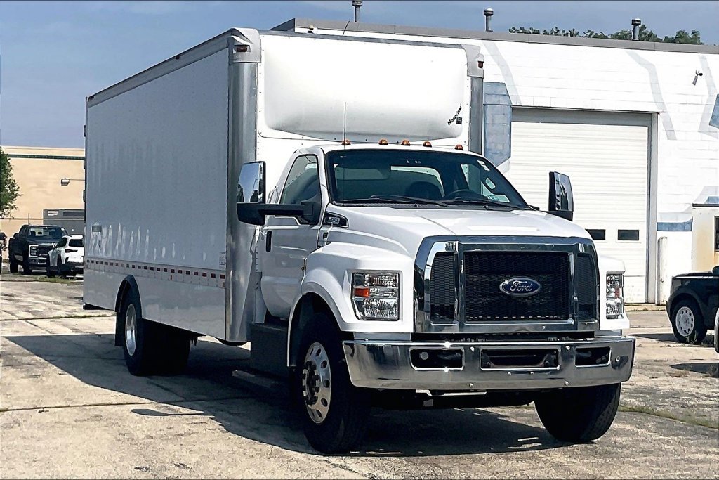 Used 2018 Ford F650 2WD Regular Cab Super Duty image 32
