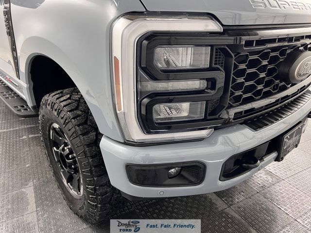 Used 2025 Ford F250 Lariat w/ Lariat Ultimate Package AWD/4WD image 8