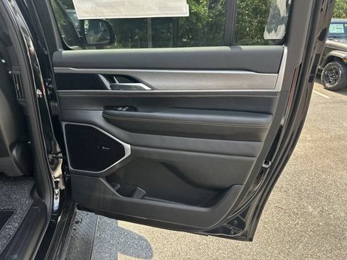 New 2026 Jeep Grand Wagoneer L 4WD image 16