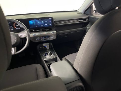 Certified 2025 Hyundai Kona SEL AWD/4WD image 17
