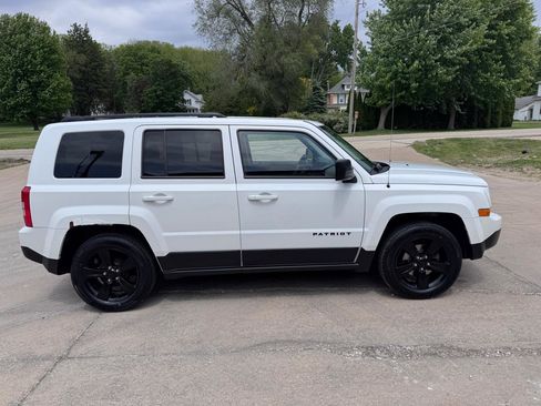 Used 2015 Jeep Patriot Sport w/ Power Value Group FWD image 6