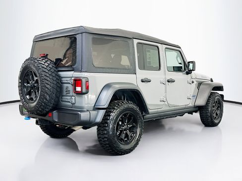 Used 2023 Jeep Wrangler Unlimited w/ Cold Weather Group AWD/4WD image 9