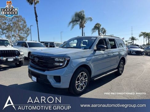 Used 2025 Ford Expedition Active AWD/4WD image 1