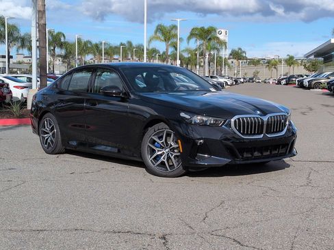 New 2026 BMW i5 eDrive40 w/ M Sport Package image 2