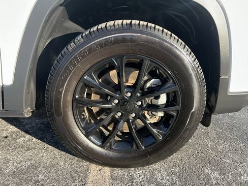 Used 2023 Jeep Cherokee Altitude Lux image 41