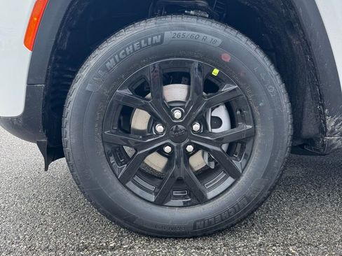 New 2026 Jeep Grand Cherokee Altitude AWD/4WD image 10