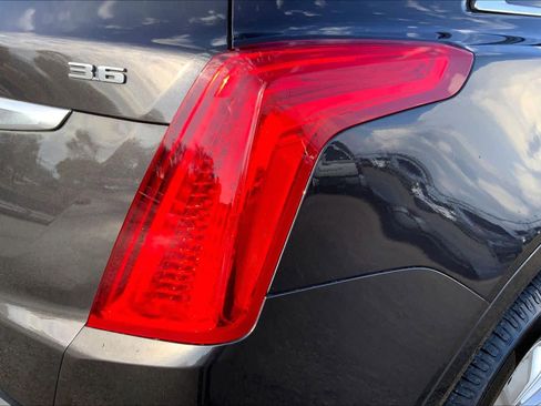 Used 2018 Cadillac XT5 FWD image 29