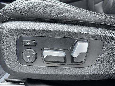 Used 2024 BMW X5 sDrive40i w/ Premium Package image 61