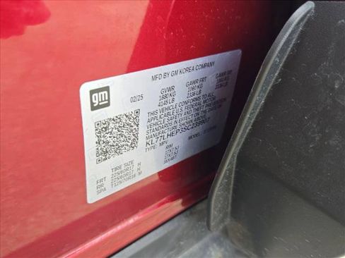 Used 2025 Chevrolet Trax LT w/ LT Convenience Package image 22