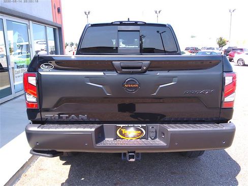 Used 2022 Nissan Titan PRO-4X w/ Pro-4x Convenience Package AWD/4WD image 20