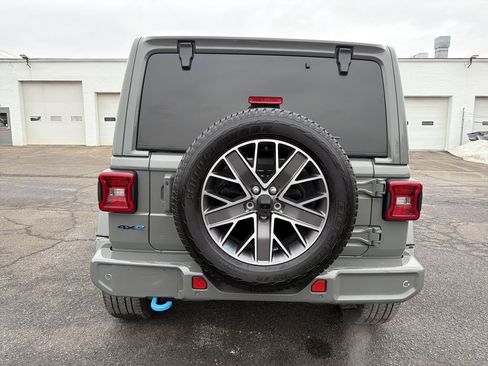 Used 2022 Jeep Wrangler Unlimited Sahara image 4