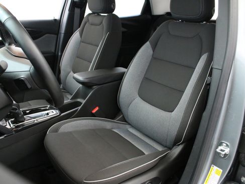 Used 2025 Chevrolet TrailBlazer LT w/ Convenience Package image 24