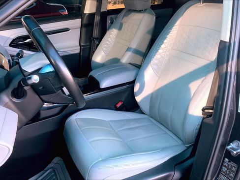 Used 2020 Land Rover Range Rover Evoque SE image 8