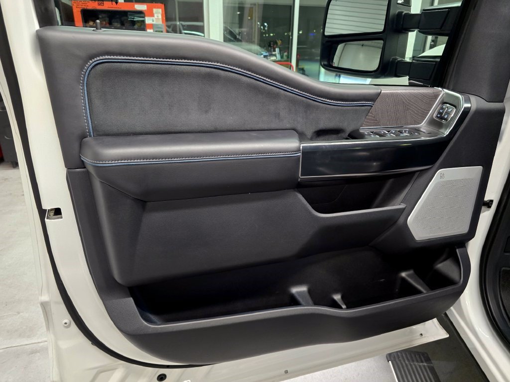 Used 2025 Ford F350 Platinum w/ FX4 Off-Road Package AWD/4WD image 17
