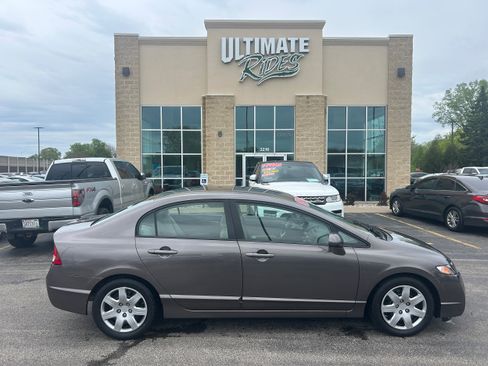 Used 2011 Honda Civic LX image 1