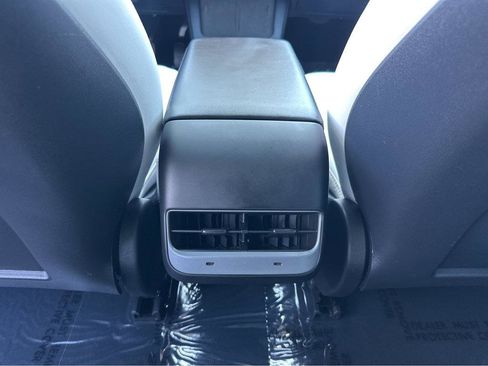 Used 2023 Tesla Model 3 Standard Range image 17