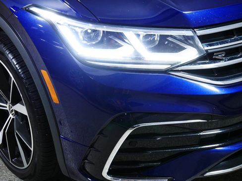 Used 2023 Volkswagen Tiguan SEL R-Line AWD/4WD image 16