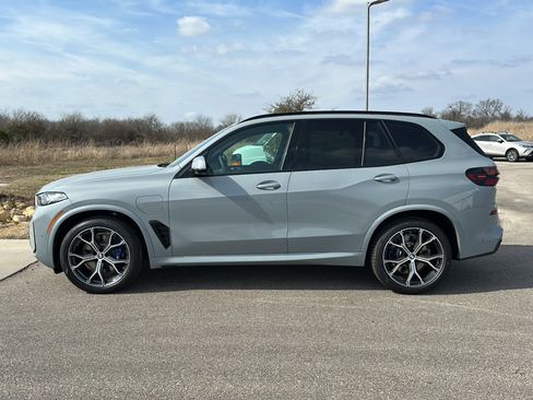 New 2026 BMW X5 xDrive50e w/ M Sport Package image 5