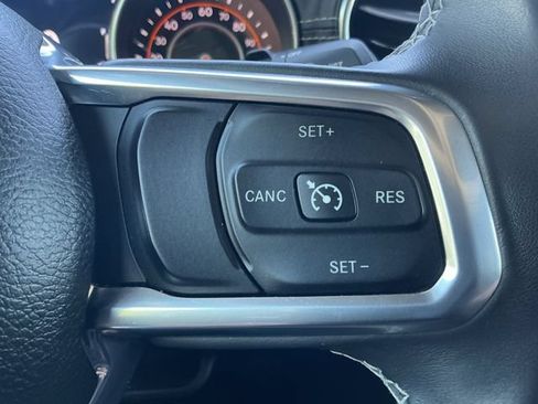 Used 2018 Jeep Wrangler Unlimited Sahara AWD/4WD image 20